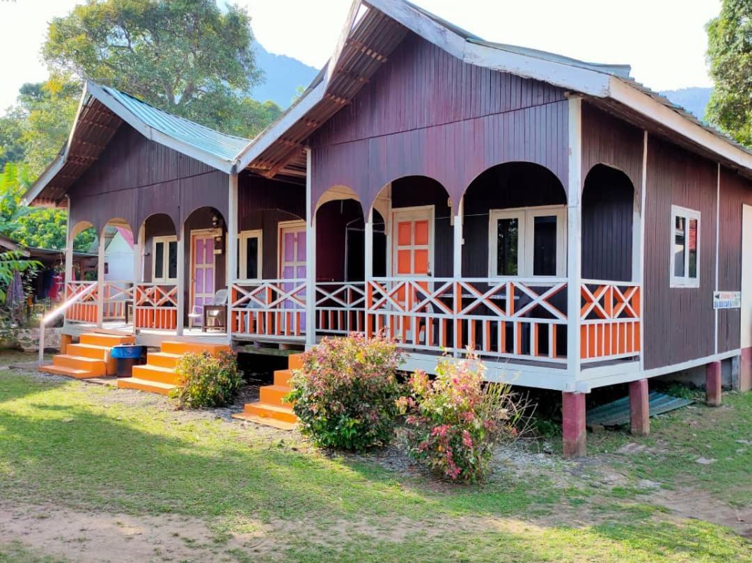 Mukut Coral Chalet Kampong Mukut Zewnętrze zdjęcie