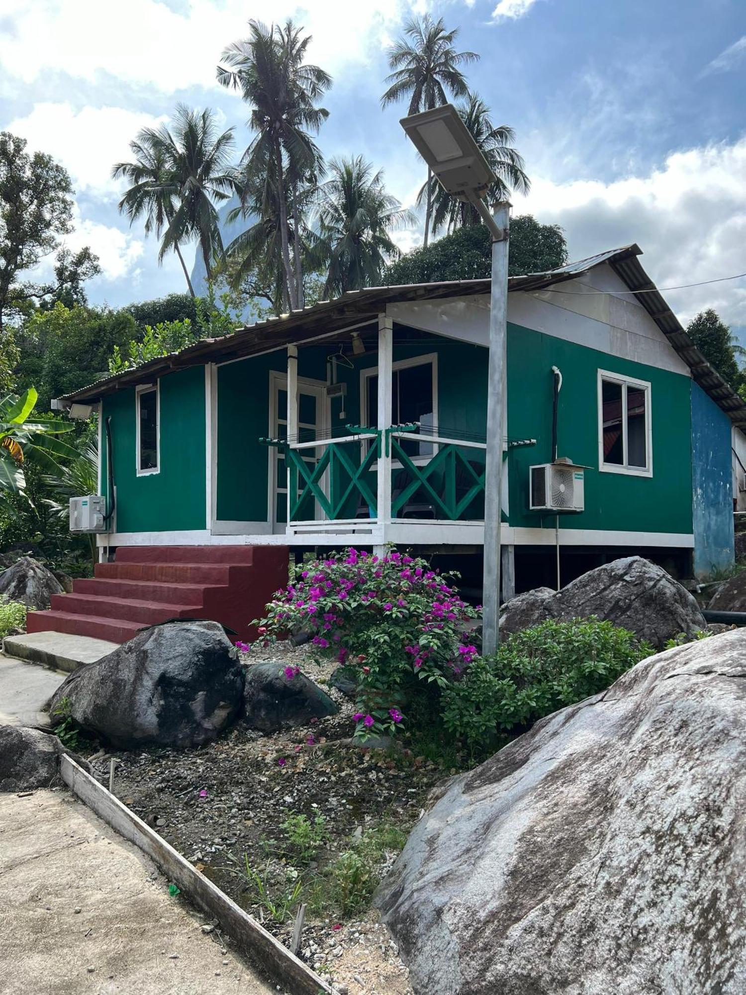 Mukut Coral Chalet Kampong Mukut Zewnętrze zdjęcie