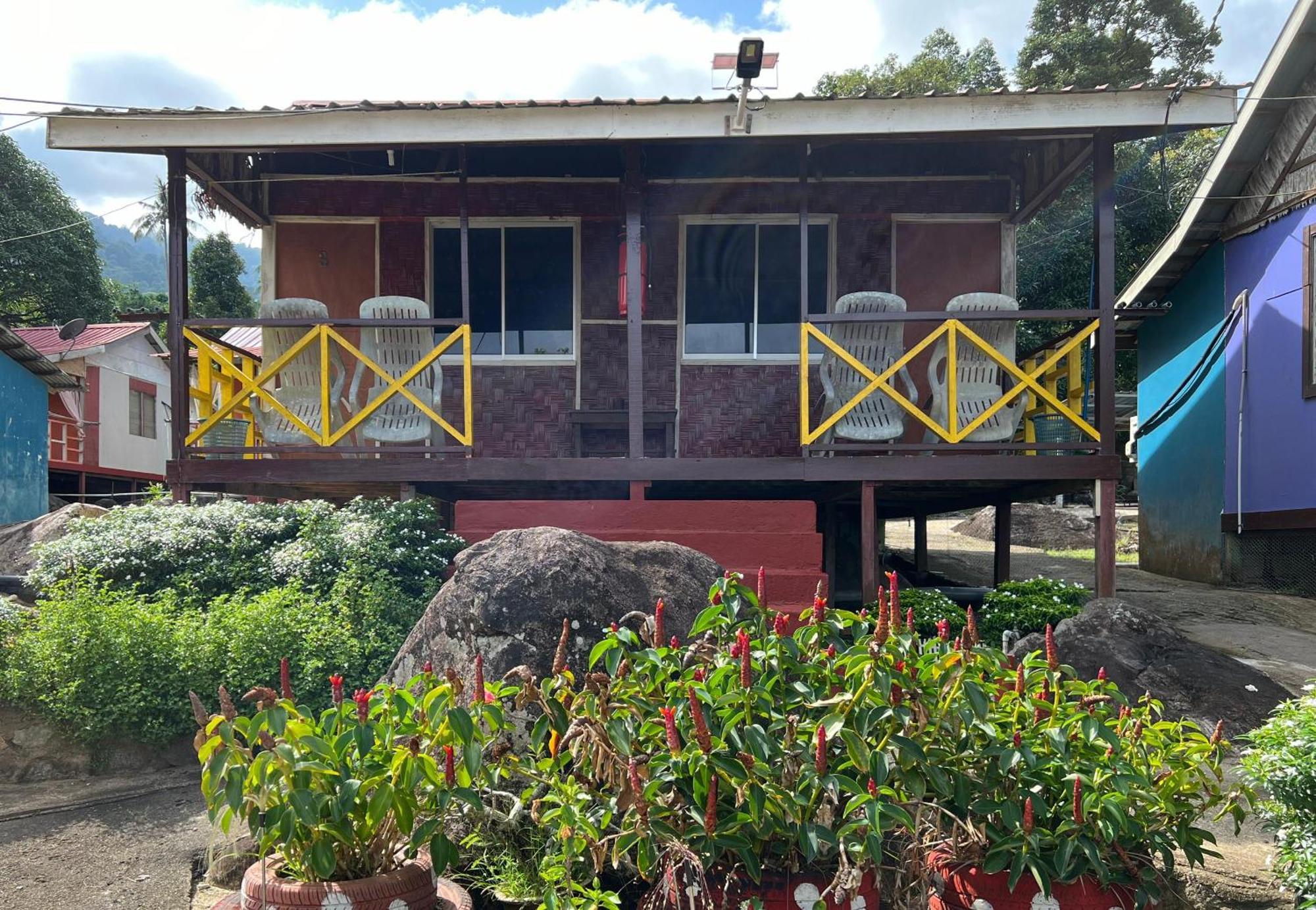 Mukut Coral Chalet Kampong Mukut Zewnętrze zdjęcie